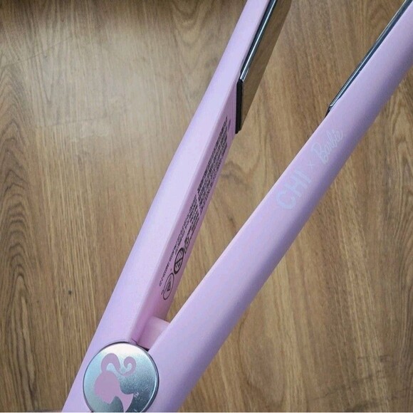 CHI x Barbie Dream Pink Digital Titatium Hairstyling Flat Iron - Picture 4 of 6